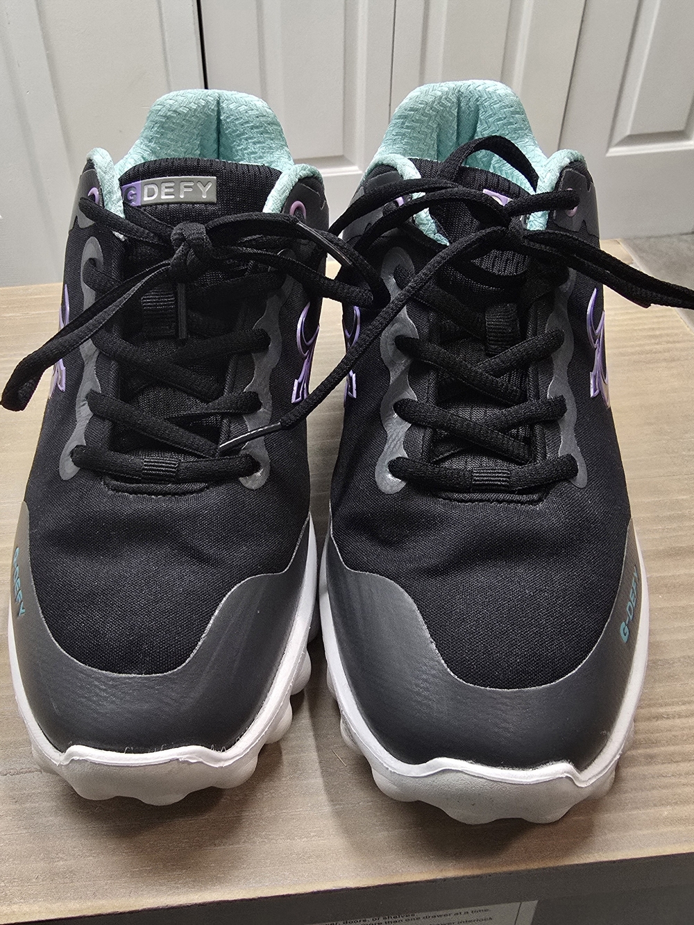 Defy Women’s Black Athletic Sneakers with Mint Lining Size 9